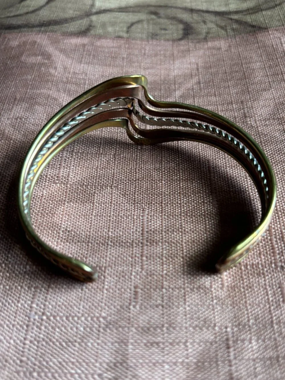 Vintage Boho Wavy Multi-Strand Tri-Metal Stacking Cuff Bracelet - Picture 3 of 3